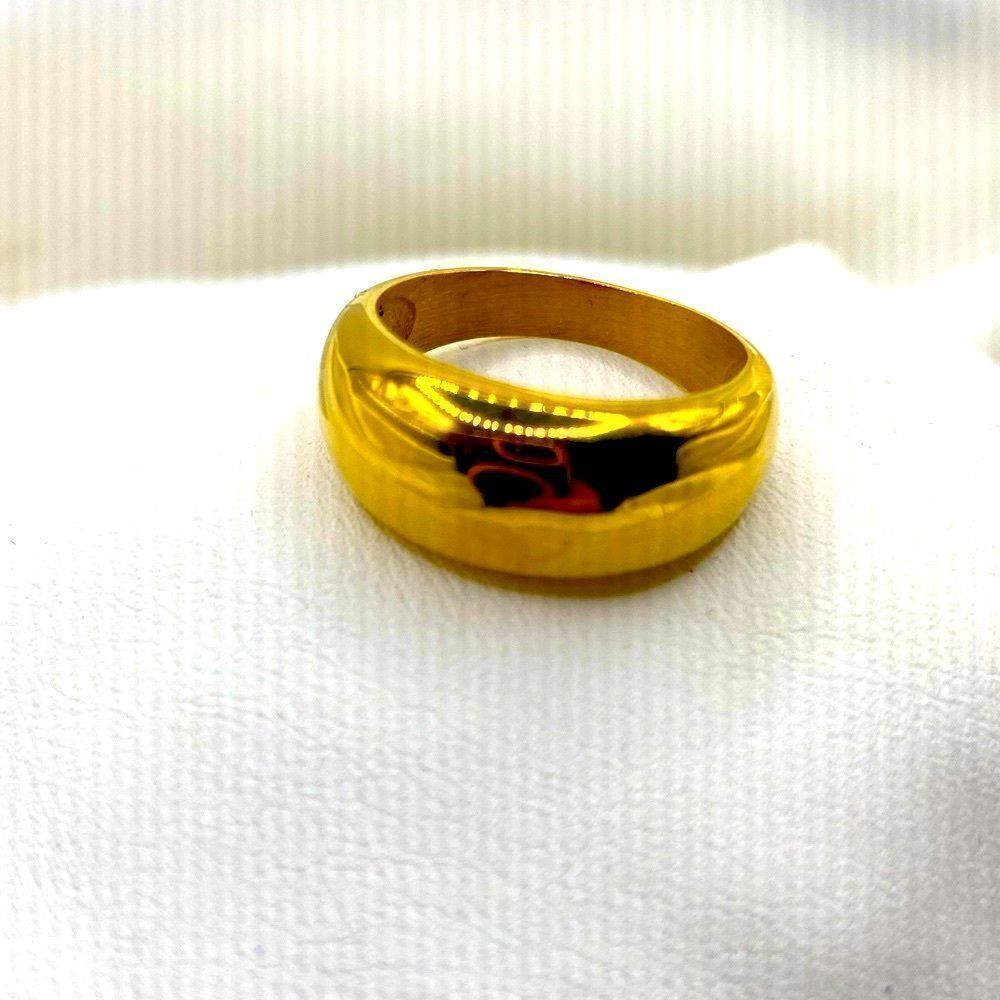 Gold toned polished shiny stainless steel 7 ring band